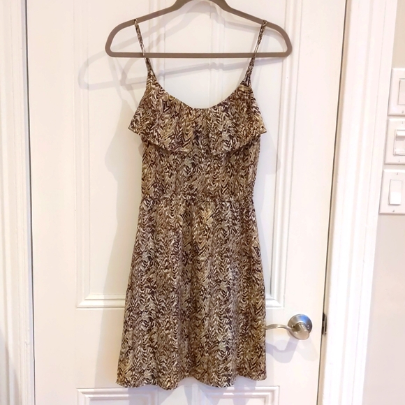 Casual, short summer dress, size 6, tan and purple print - Picture 1 of 4